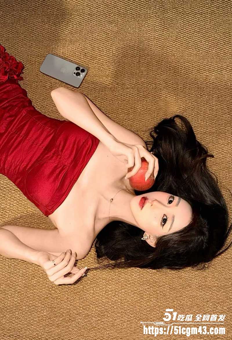 超美网红女神拜金认主 撕裆揉穴玩自慰 淫袍加身被打桩爆操