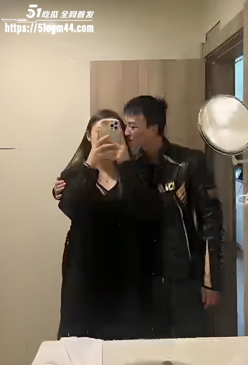 江苏男子当街怒砍淫妻奸夫 因其四年三次出轨 带野汉回家竟被亲妹抓包 