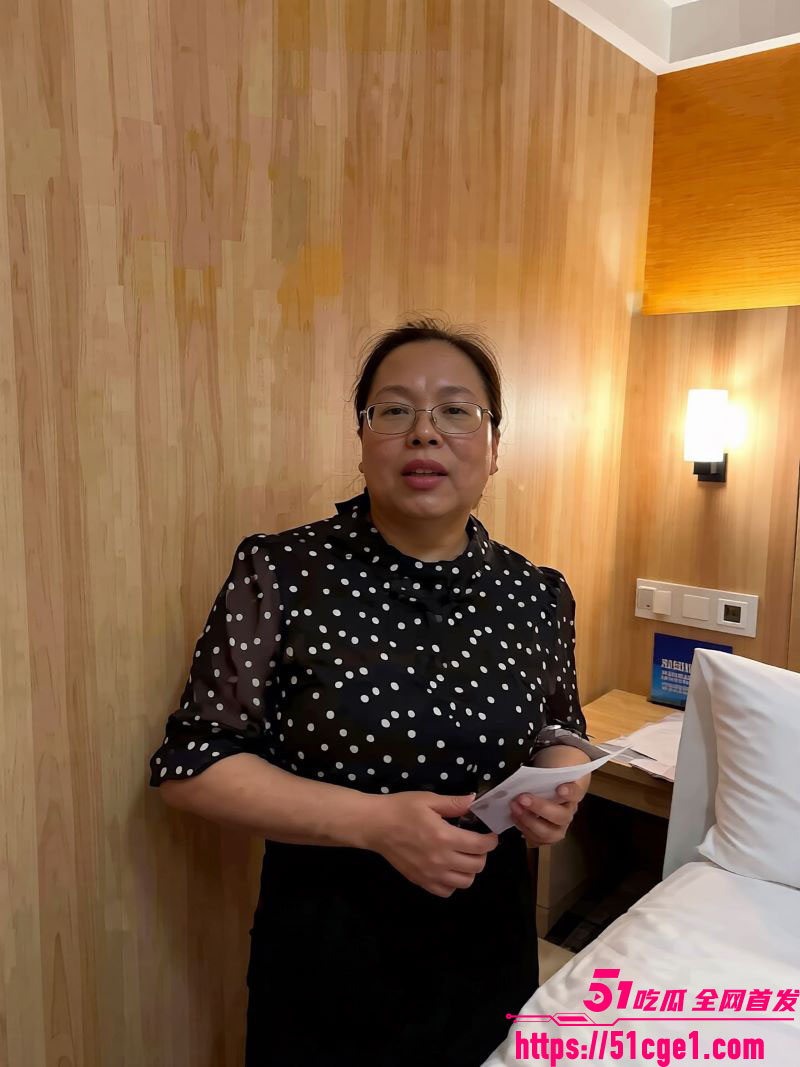 重庆53岁 王作红 遭丈夫家暴10多次 伤情照曝光还出轨藏1400万 性爱视频被传全网！