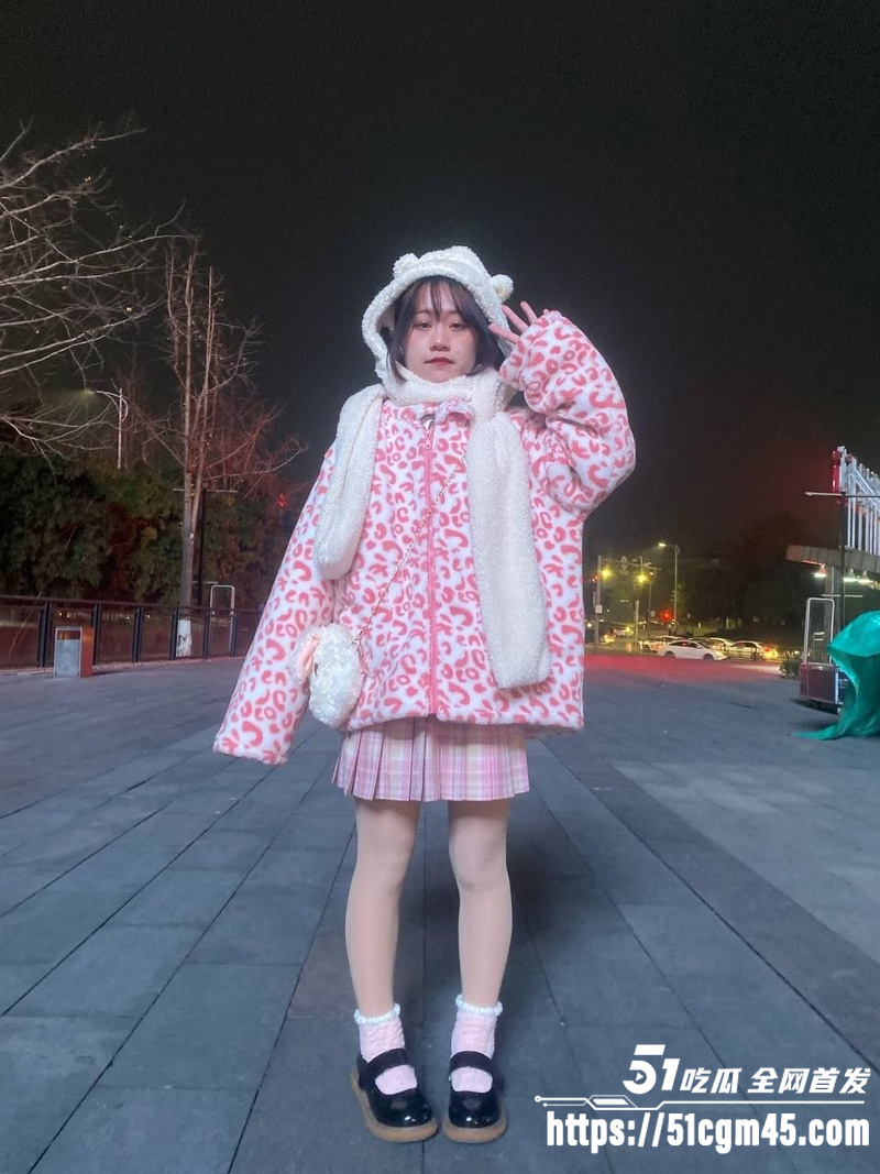 重庆人妻淫荡视频流出 身穿兔耳制服摆出妖娆姿势 抽插爆操自带视觉冲击