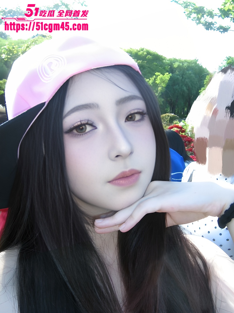 蕾丝少妇居家性爱自拍 跪舔肉棒身姿曼妙 骑乘后入淫叫超骚