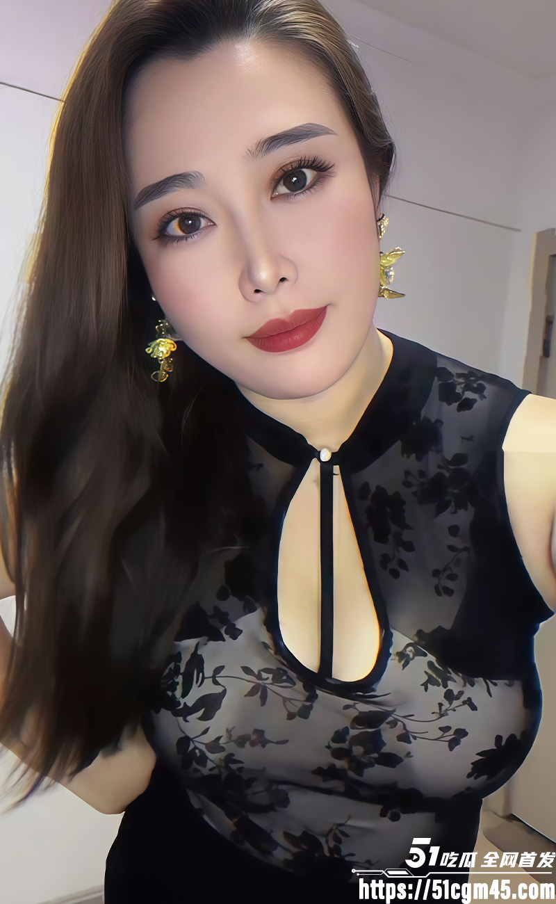 抖音丰满少妇 定制合集 硕乳肥臀狂飙春色 揉奶搓穴后入蜜穴堪称炮架！