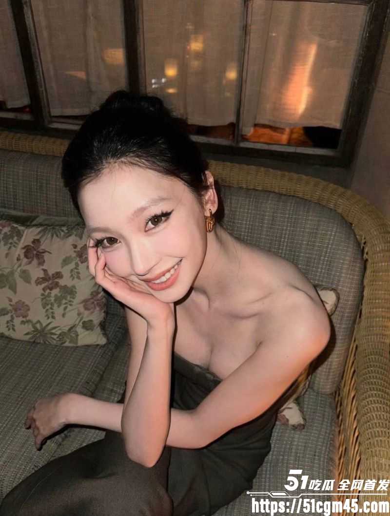 胡彦斌易梦玲闪恋闪分 马尔代夫湿吻甜蜜到AI性爱视频流出 点燃吃瓜热潮！