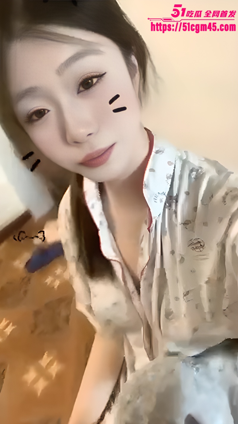 江西南昌御姐 王洛菲 高抬玉腿被单男无套打桩 挺拔椒乳身材火辣 淫荡呻吟骚气十足！