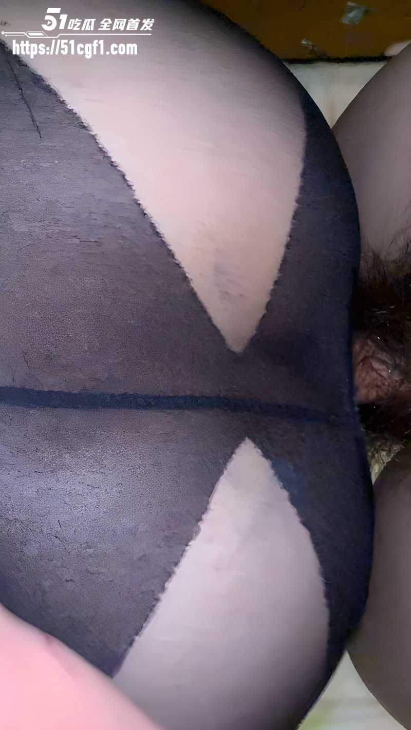 巨乳模特性爱视频 被前任曝光 玉足玩屌淫荡风骚 主动撅臀被爆操 淫叫声超诱人！
