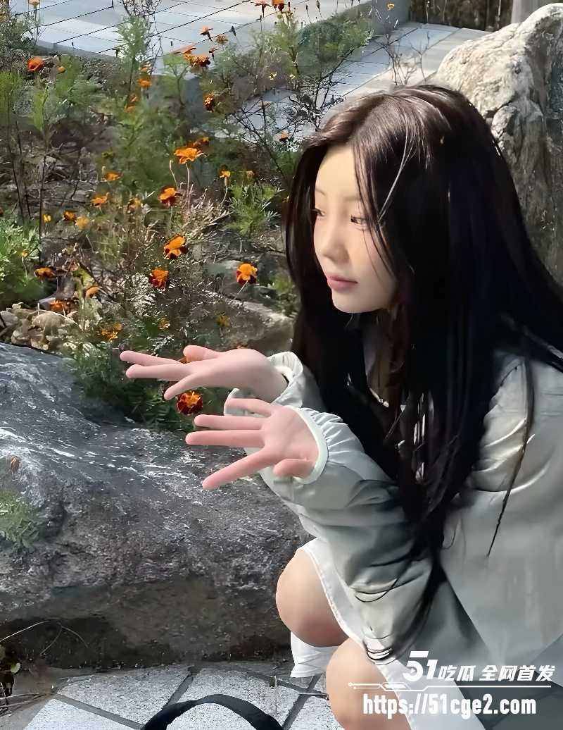韩国ILLIT女团成员 李沅禧 与金主性爱私拍流出 美艳尤物放荡索精 颜射满面释放淫欲！