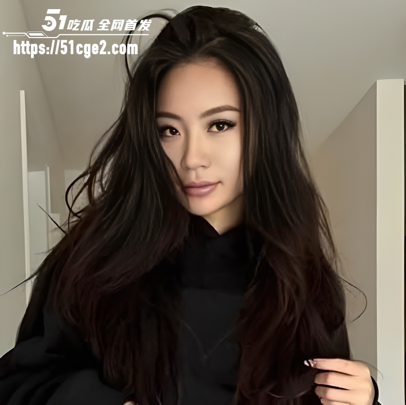 外网高颜值博主 ZoeyDragon 早期私拍流出 揉奶自慰撅臀交欢 后背纹身极度抢眼！