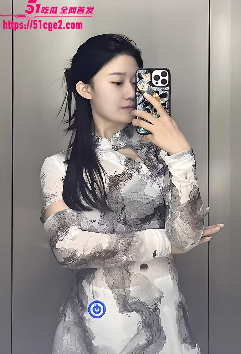 良家美少妇 周丽玲 偷情相册泄密 露脸口交舔蛋 被干的满身浓精 反差母畜实锤