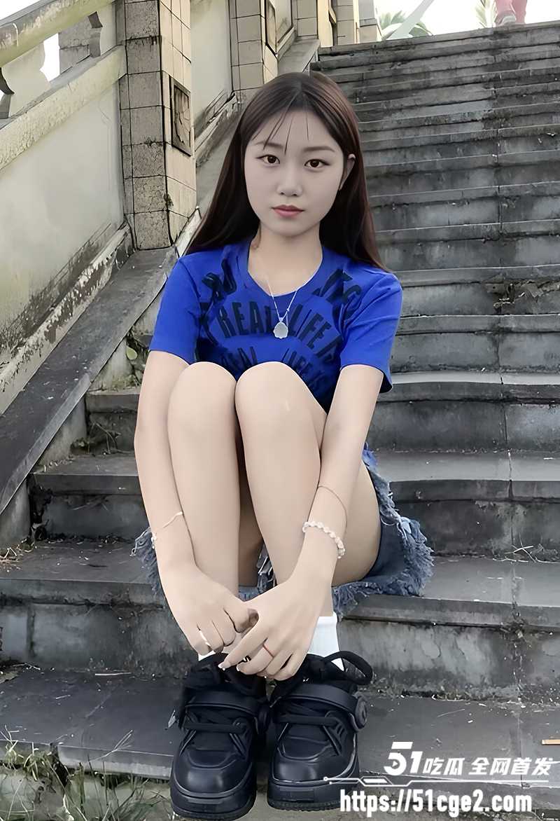 良家美少妇 周丽玲 偷情相册泄密 露脸口交舔蛋 被干的满身浓精 反差母畜实锤