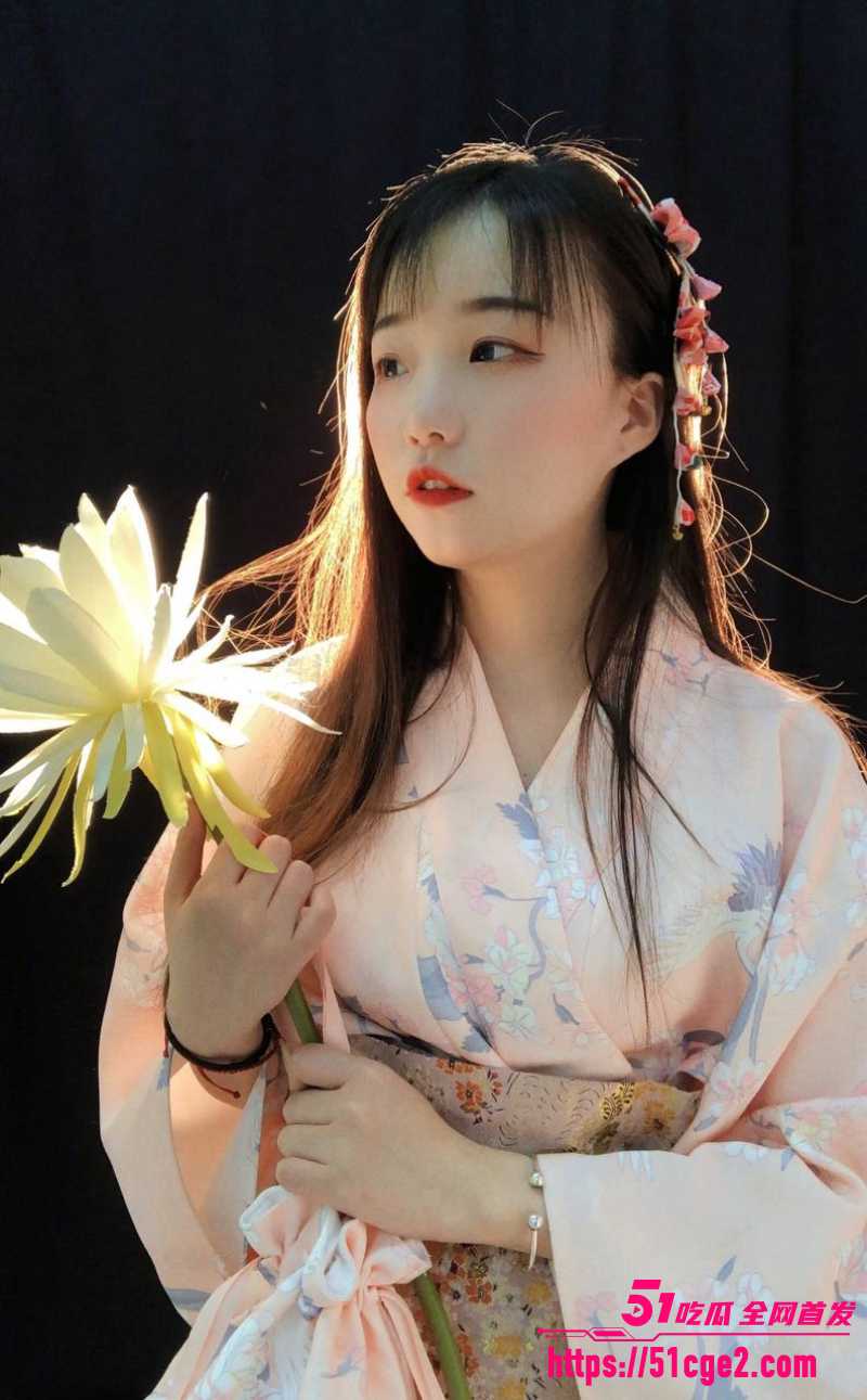 抖音网红 小算会发财  直播擦边骚舞勾引 约炮榜一大哥见面KTV陪酒卖淫！