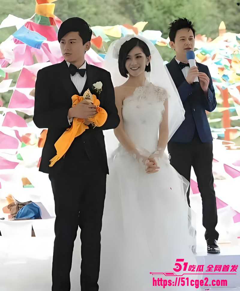 谢娜北京演唱会 玩情怀翻车全网喊打 油腻夫妻营业吃相难看 网友直接不买账！