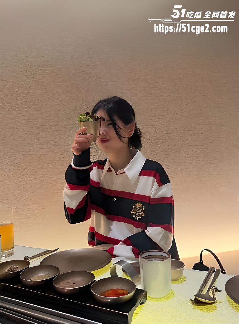 和老板娘出差看到她穿浴袍 真的忍不住 操自己老板娘是种什么体验
