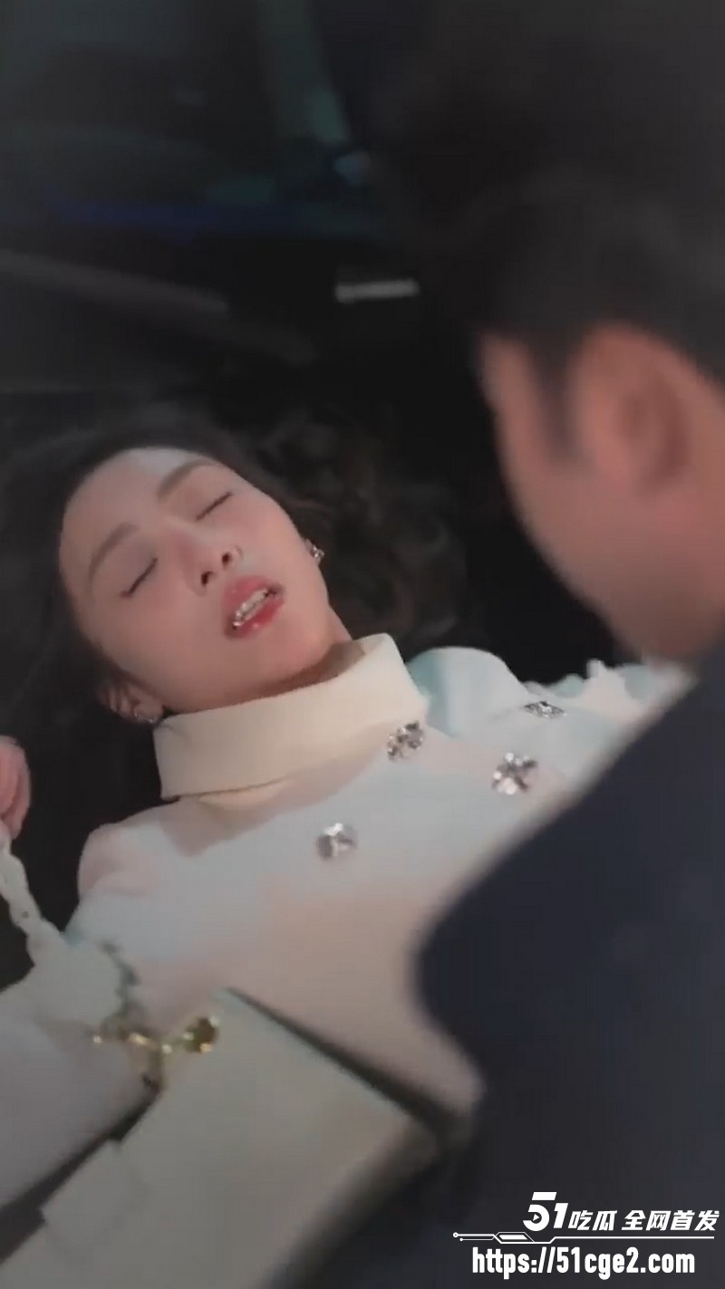 擦边短剧《刚重生校花们就拉着我去学外语》男主觉醒系统 艳福齐天群美缠绵！