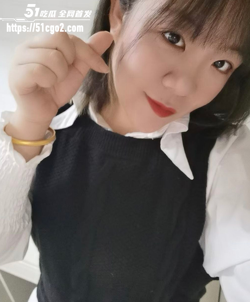 辽宁沈阳人妻 沈月明 与老公做爱私拍 丰满肉体被肆意玩弄 先含后插媚态十足！