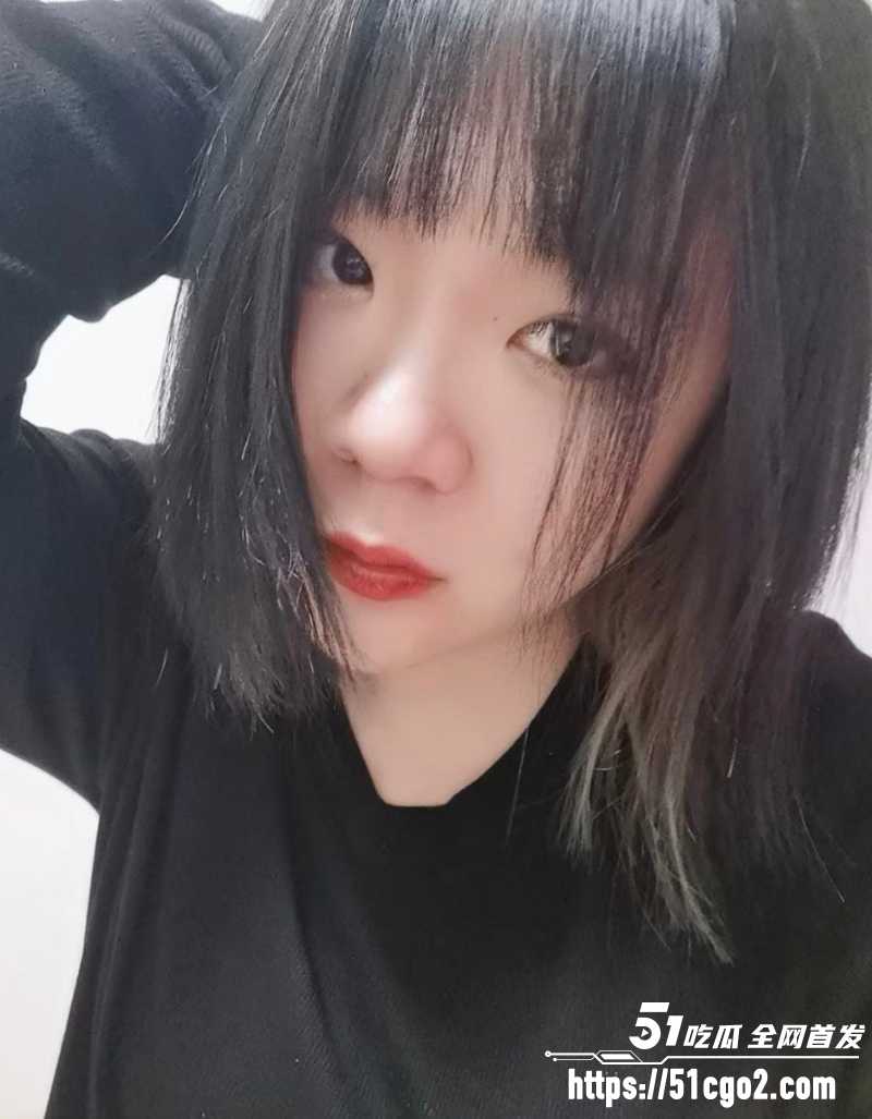 辽宁沈阳人妻 沈月明 与老公做爱私拍 丰满肉体被肆意玩弄 先含后插媚态十足！