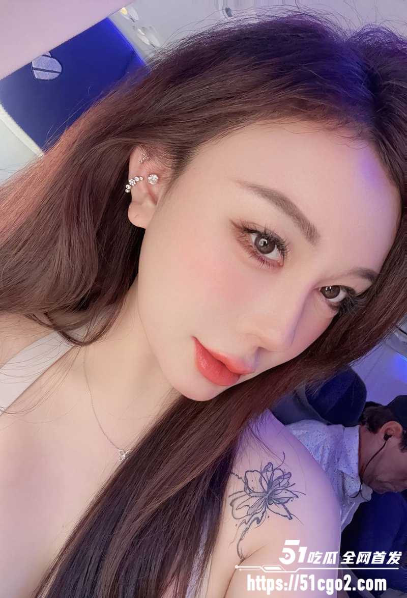 巨乳网红 芷仪G宝 失禁合集 1V1裸聊自慰喷射尿柱 被无套爆操淫水决堤