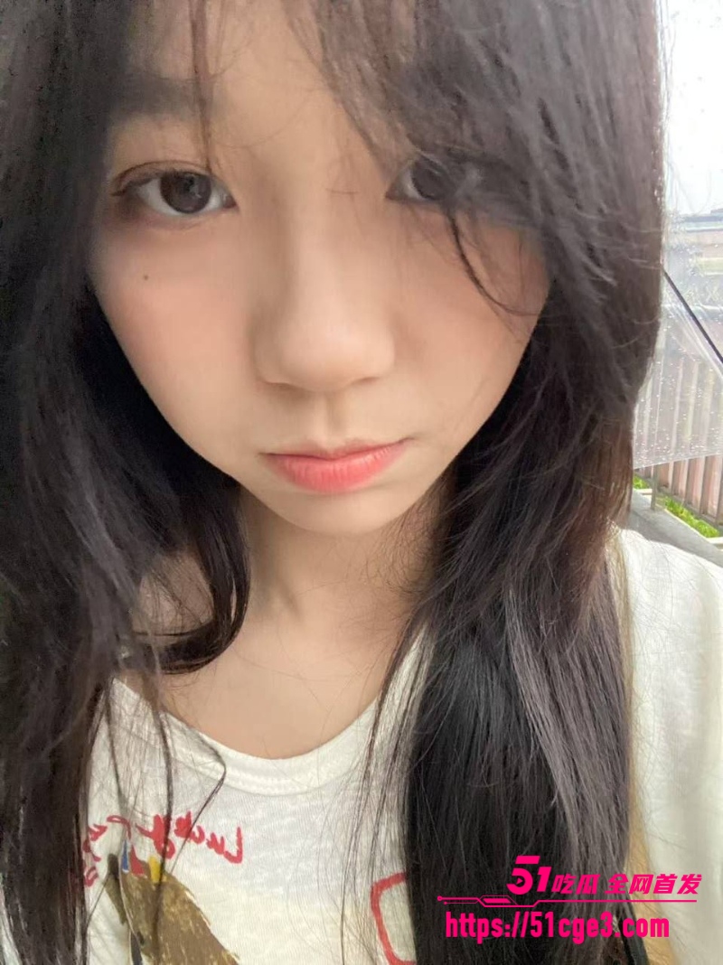 高颜值嫩妹 马丹妮 私拍视频被男友贱卖 全程脸穴同框跪舔大屌下贱至极