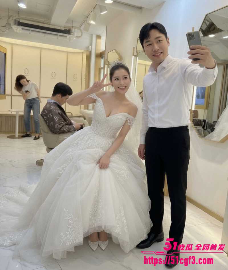 韩国男子 金玟準 崩溃实名爆料 港妻Tiffany偷情中学体育老师两年 9个月女儿竟非亲生！