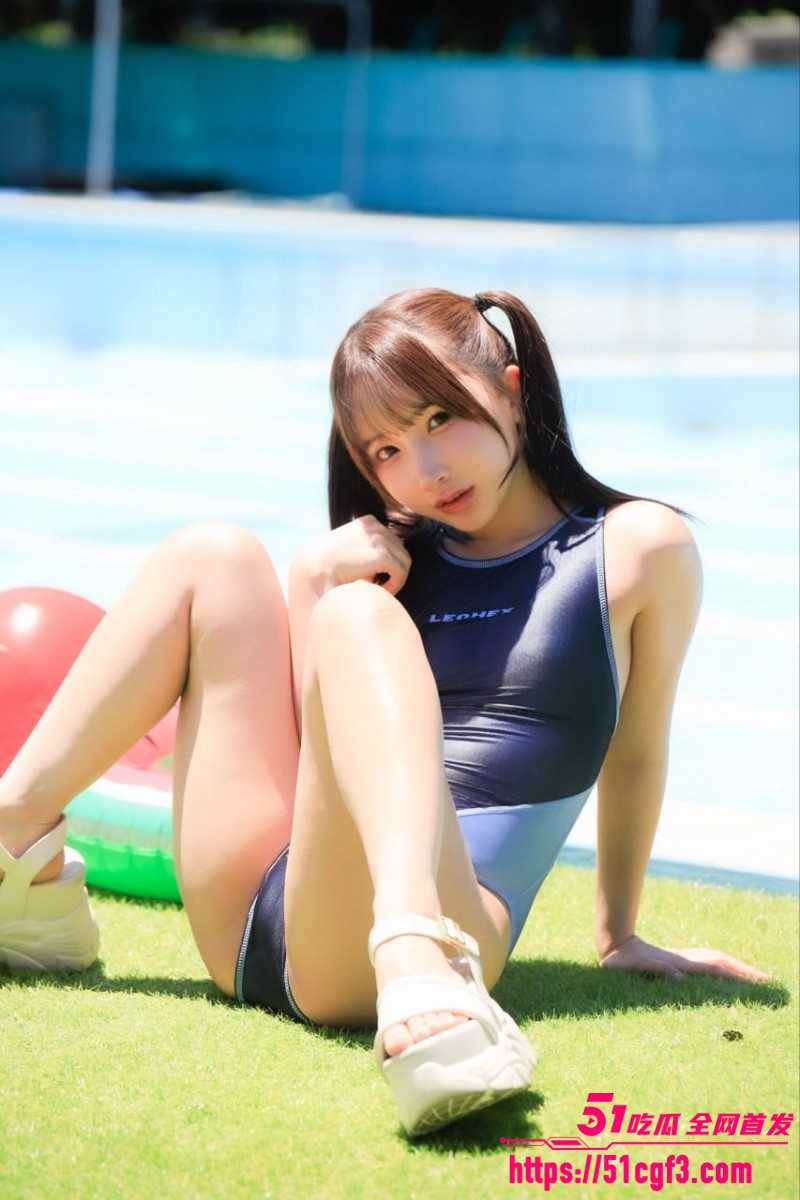 日本AV女优 由良佳奈 穿死库水泳衣引发热议 网友抵制幼态审美 当事人公开回应！