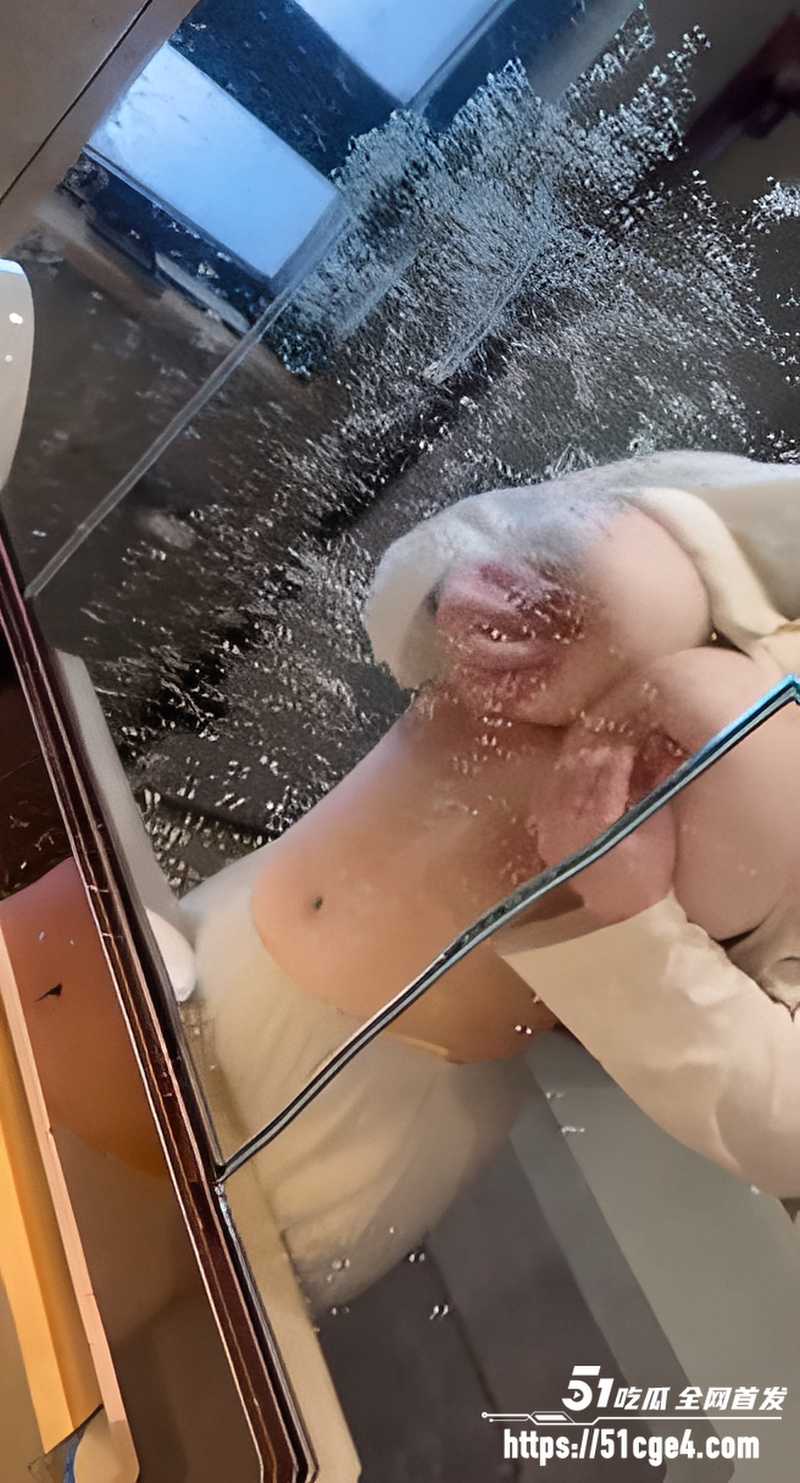 巨乳福利姬 费若拉 喷汁漏奶私拍 大奶少妇发骚露肉 骚浪娇喘乳液四溅